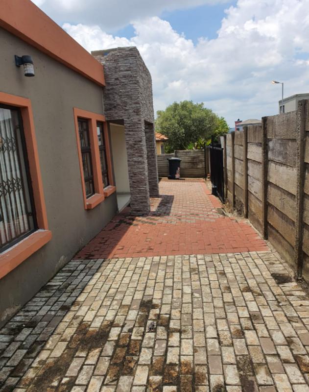 3 Bedroom Property for Sale in Olievenhoutbosch Gauteng