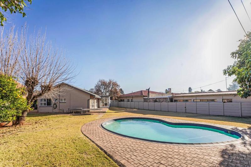 3 Bedroom Property for Sale in Monument Gauteng