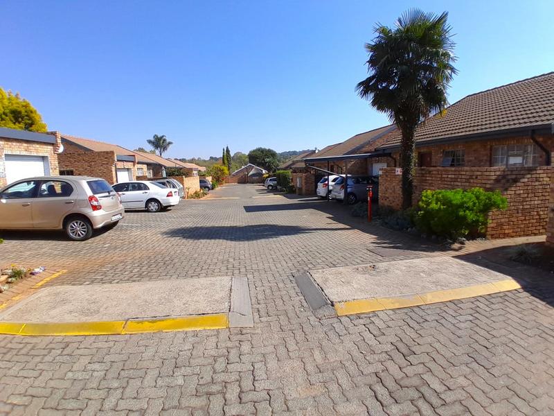 2 Bedroom Property for Sale in Hennopspark Gauteng