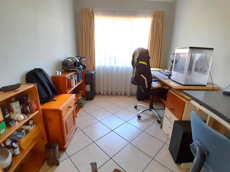 2 Bedroom Property for Sale in Hennopspark Gauteng