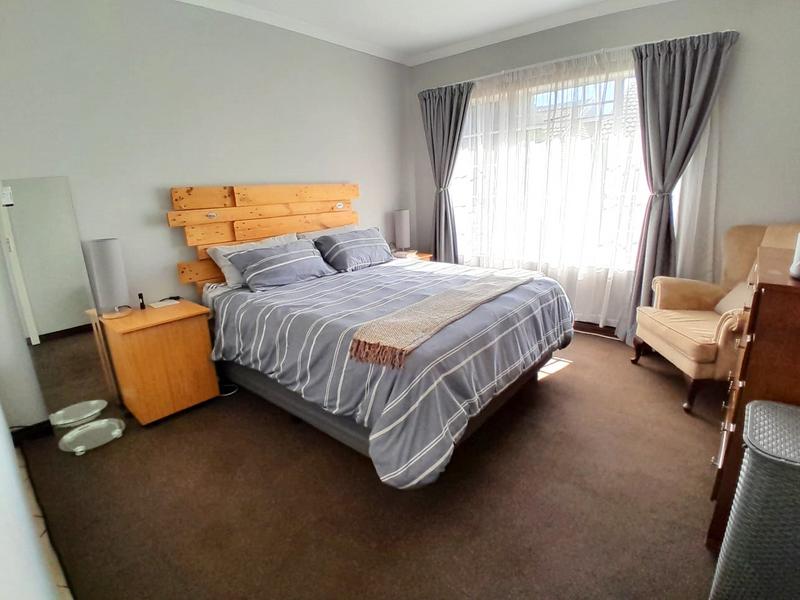 2 Bedroom Property for Sale in Hennopspark Gauteng