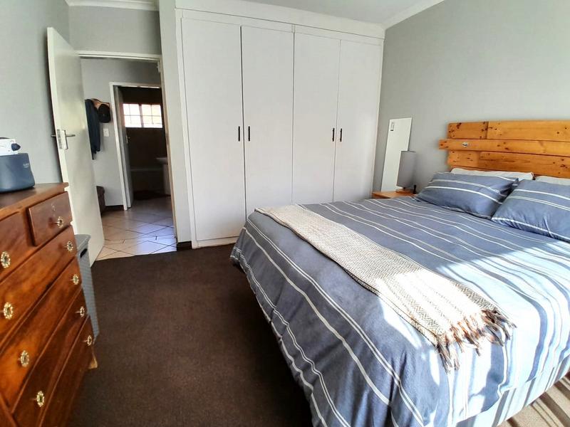 2 Bedroom Property for Sale in Hennopspark Gauteng