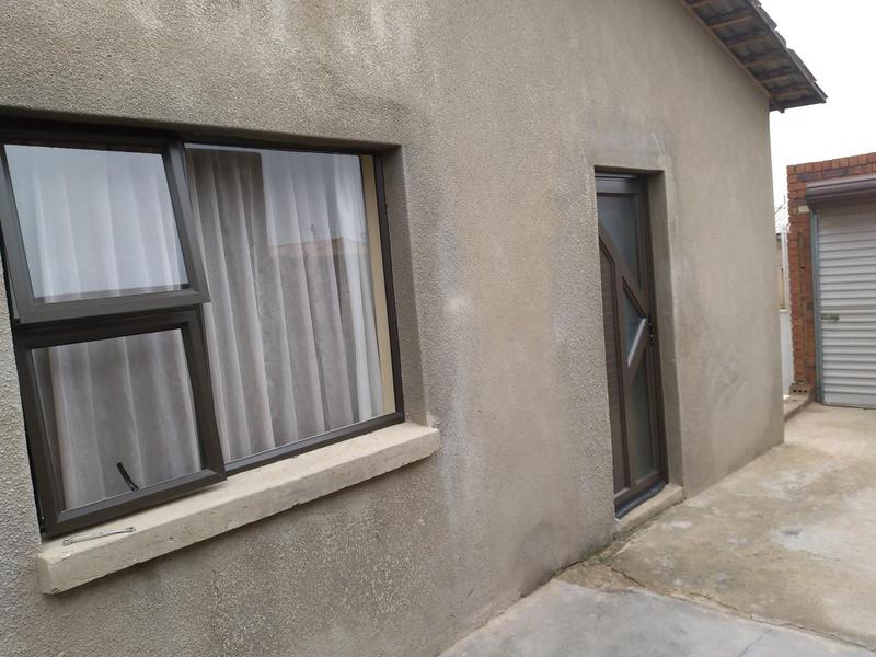 2 Bedroom Property for Sale in Meadowlands Gauteng