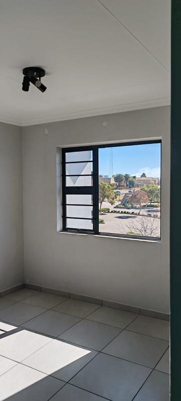 To Let 2 Bedroom Property for Rent in Jabulani Gauteng