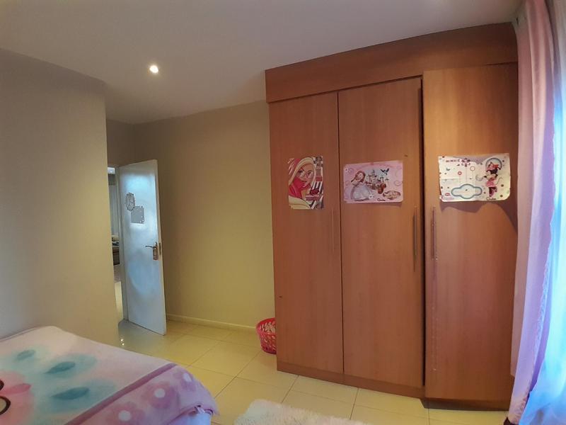 2 Bedroom Property for Sale in Rooihuiskraal North Gauteng