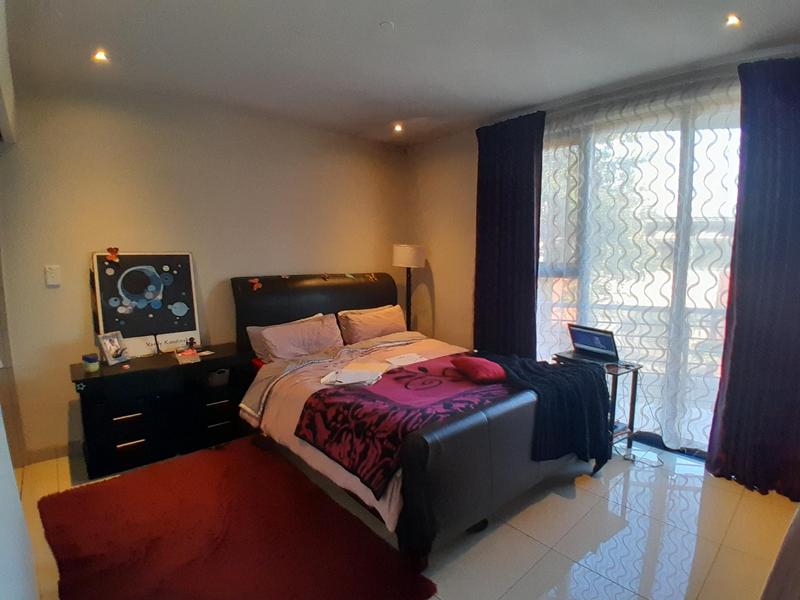 2 Bedroom Property for Sale in Rooihuiskraal North Gauteng