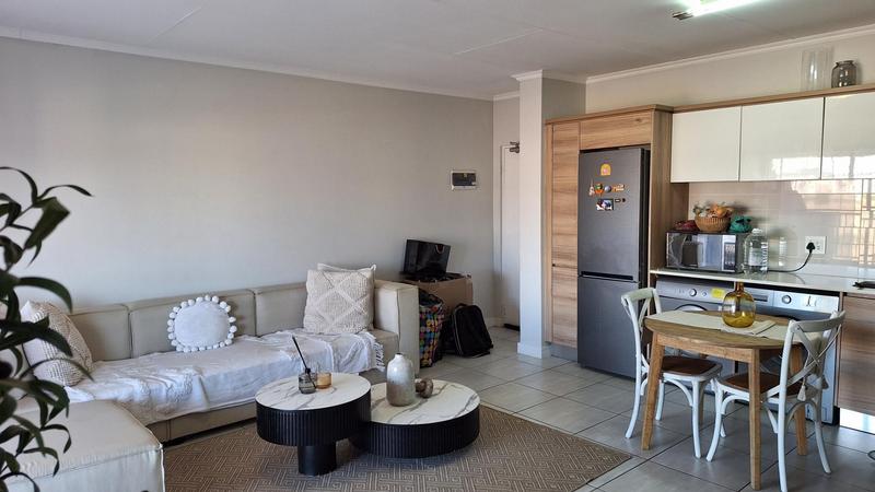 1 Bedroom Property for Sale in Waterfall Gauteng