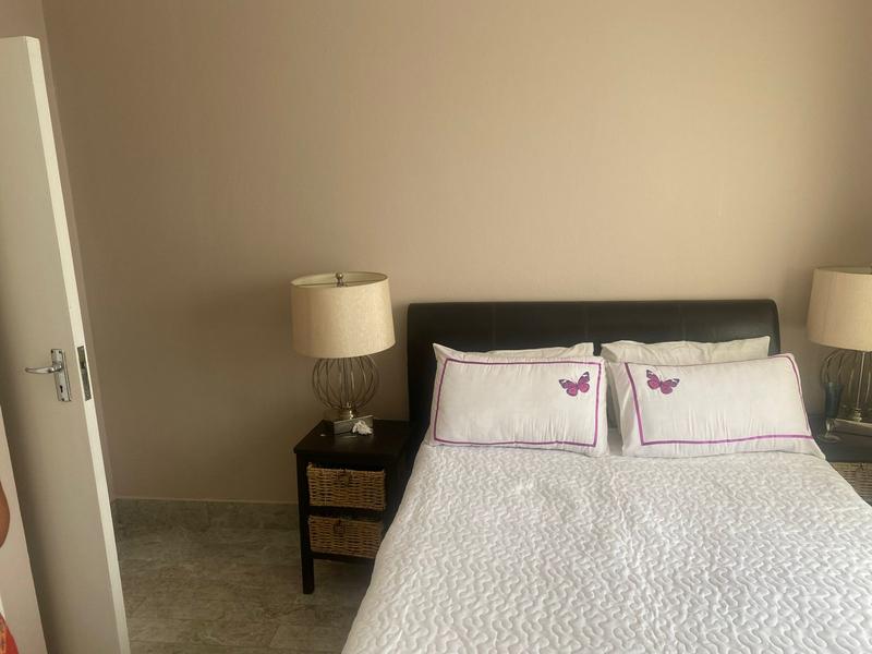 To Let 1 Bedroom Property for Rent in Kenilworth Gauteng