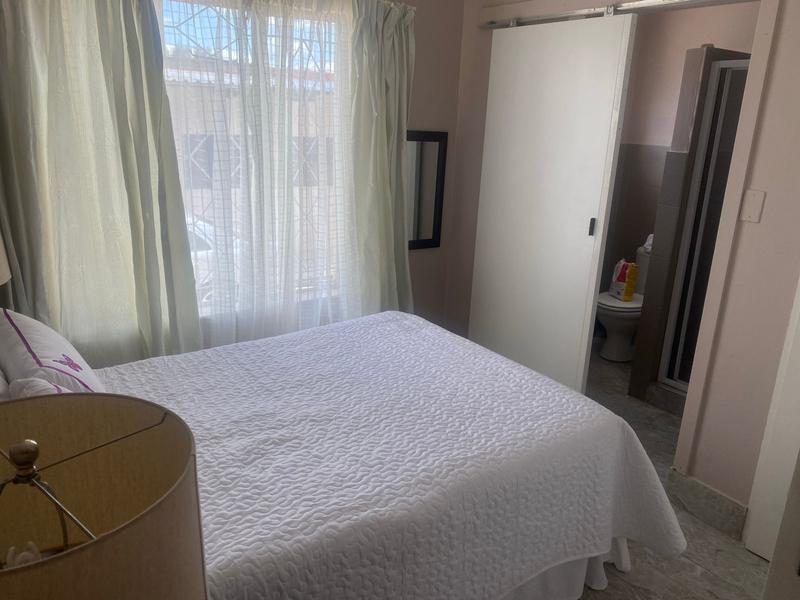 To Let 1 Bedroom Property for Rent in Kenilworth Gauteng