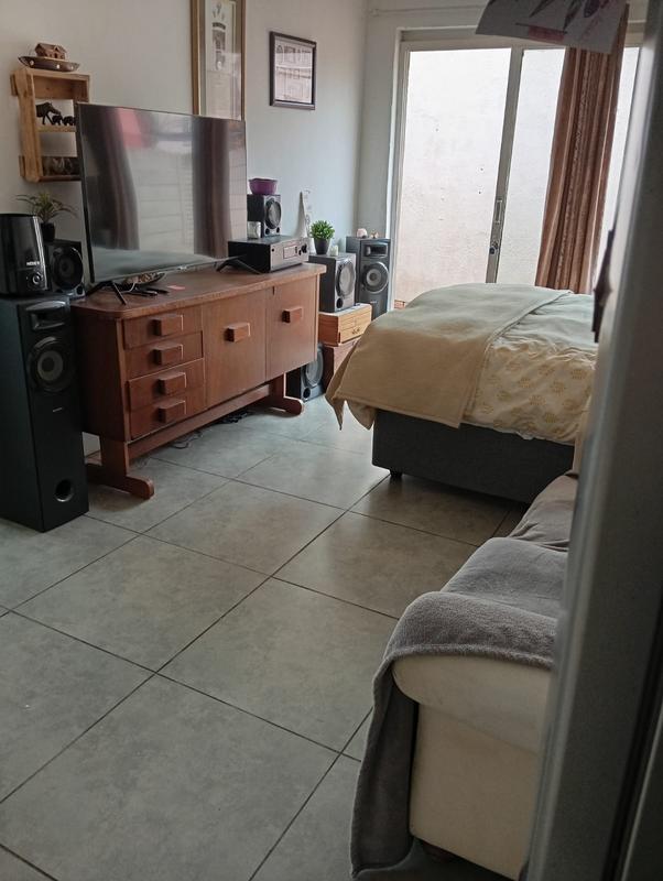 To Let 1 Bedroom Property for Rent in Primrose East Gauteng