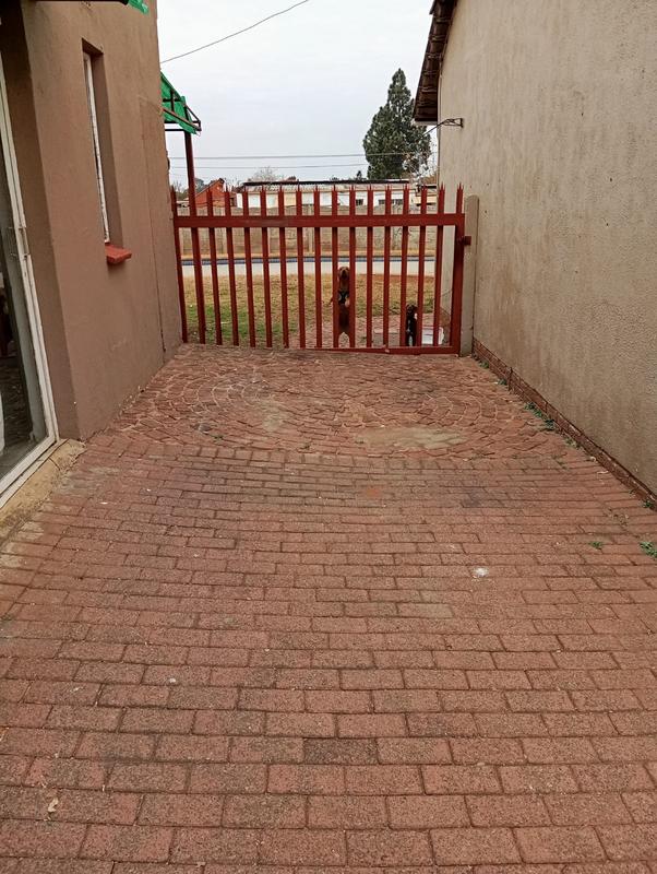 To Let 1 Bedroom Property for Rent in Primrose East Gauteng