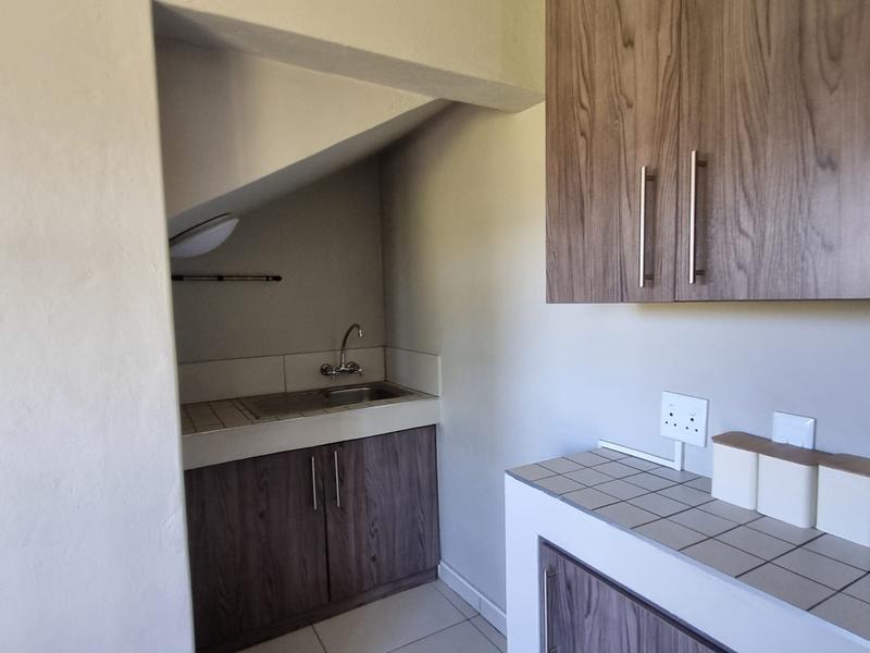 To Let 1 Bedroom Property for Rent in Mooikloof Gauteng