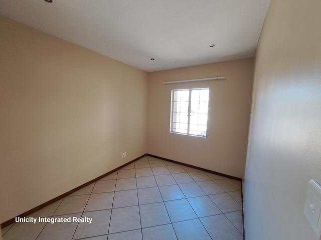 2 Bedroom Property for Sale in Monavoni Gauteng