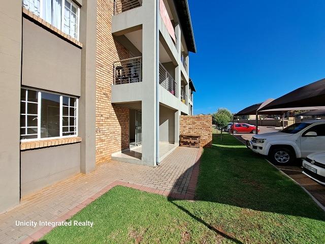 2 Bedroom Property for Sale in Monavoni Gauteng