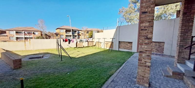 2 Bedroom Property for Sale in Birchleigh Gauteng