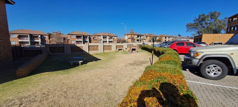 2 Bedroom Property for Sale in Birchleigh Gauteng