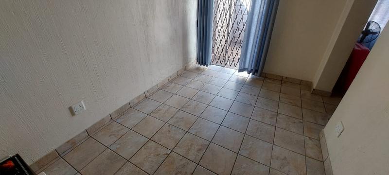 5 Bedroom Property for Sale in Horizon View Gauteng