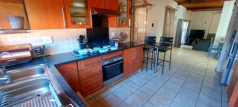 5 Bedroom Property for Sale in Horizon View Gauteng