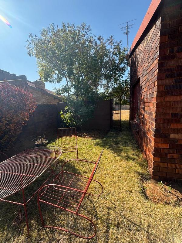 To Let 3 Bedroom Property for Rent in Eike Park Gauteng