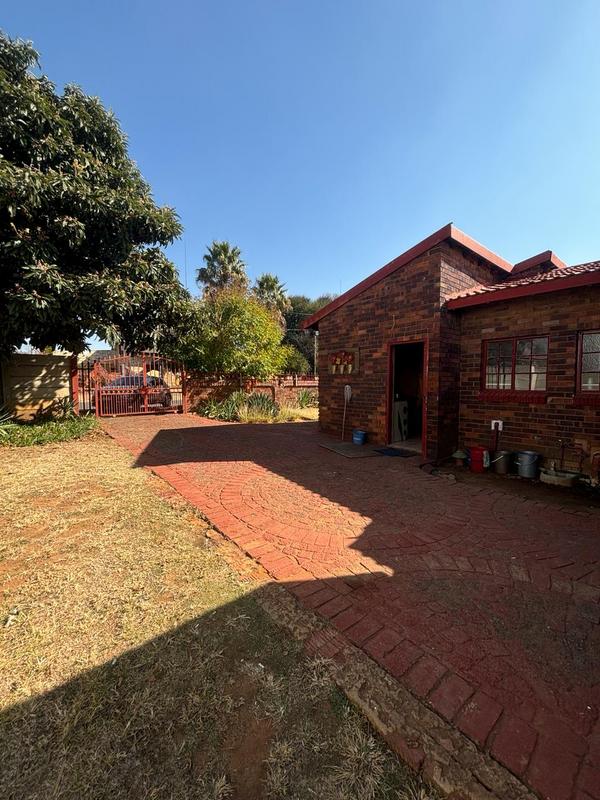 To Let 3 Bedroom Property for Rent in Eike Park Gauteng