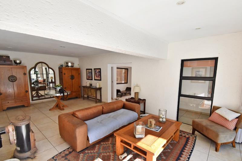 5 Bedroom Property for Sale in Benmore Gardens Gauteng