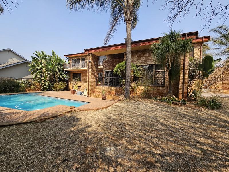 6 Bedroom Property for Sale in Laudium Gauteng