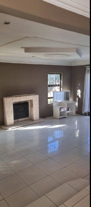 To Let 2 Bedroom Property for Rent in Mondeor Gauteng