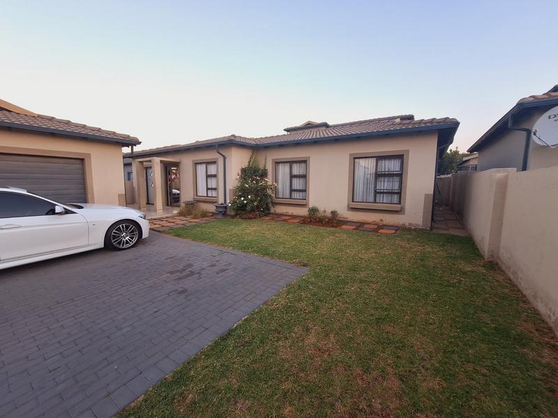 4 Bedroom Property for Sale in Amandasig Gauteng