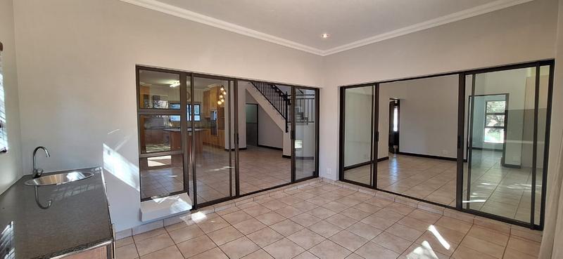 4 Bedroom Property for Sale in Midfield Estate Gauteng