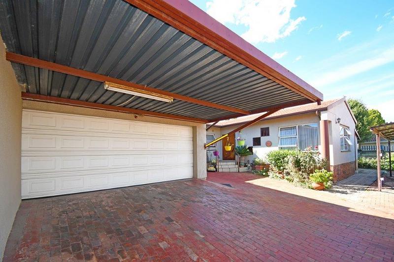 4 Bedroom Property for Sale in Marais Steyn Park Gauteng