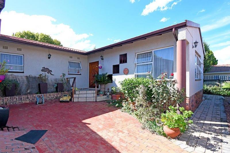 4 Bedroom Property for Sale in Marais Steyn Park Gauteng