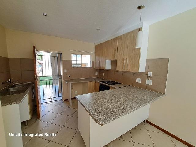 To Let 2 Bedroom Property for Rent in Stone Ridge Gauteng