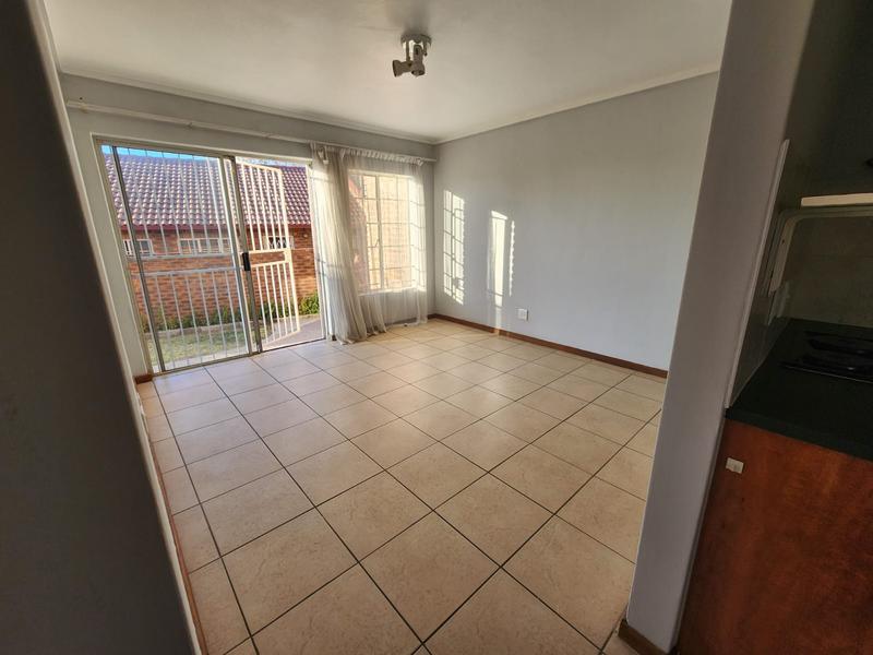 2 Bedroom Property for Sale in The Reeds Gauteng