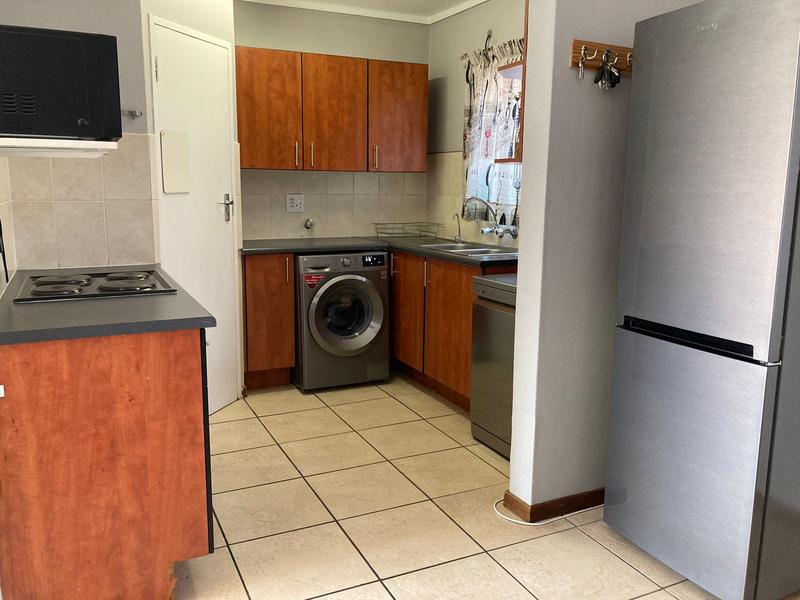 2 Bedroom Property for Sale in The Reeds Gauteng