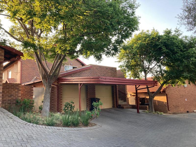 2 Bedroom Property for Sale in The Reeds Gauteng