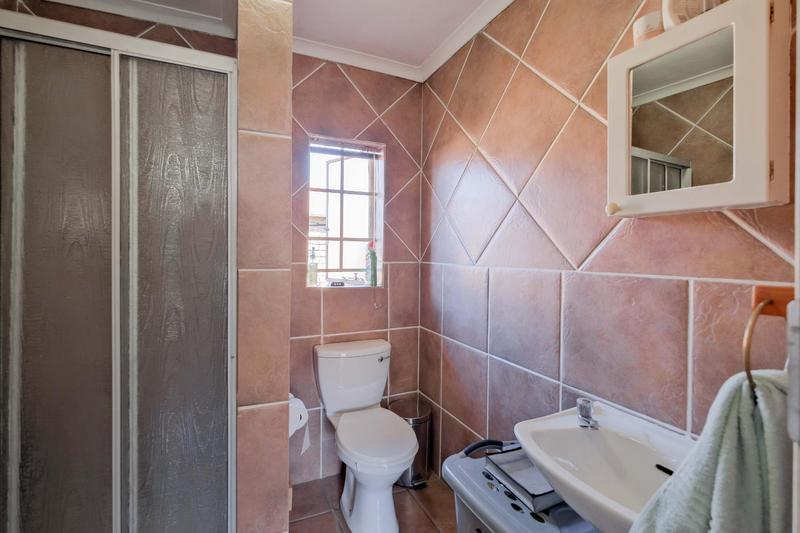 2 Bedroom Property for Sale in Wierdaglen Estate Gauteng