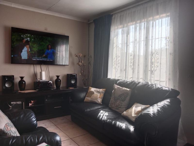 3 Bedroom Property for Sale in Lawley Gauteng