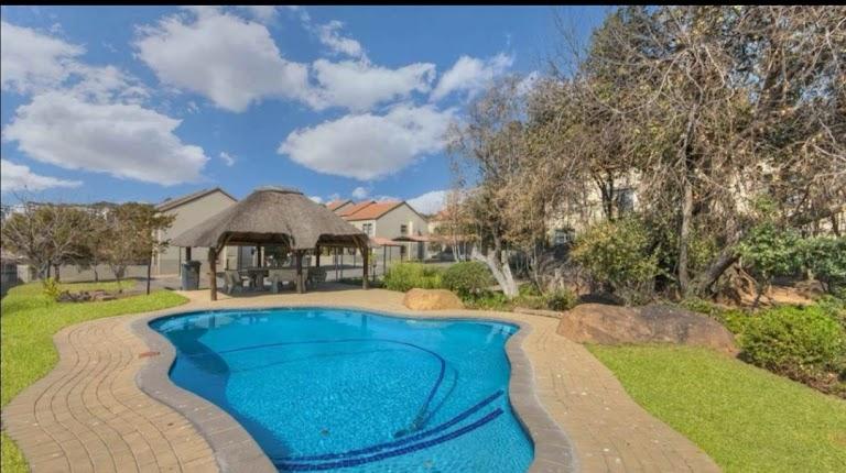 2 Bedroom Property for Sale in Paulshof Gauteng