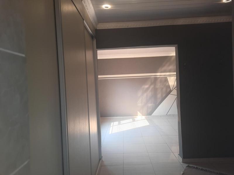 3 Bedroom Property for Sale in Golden Gardens Gauteng