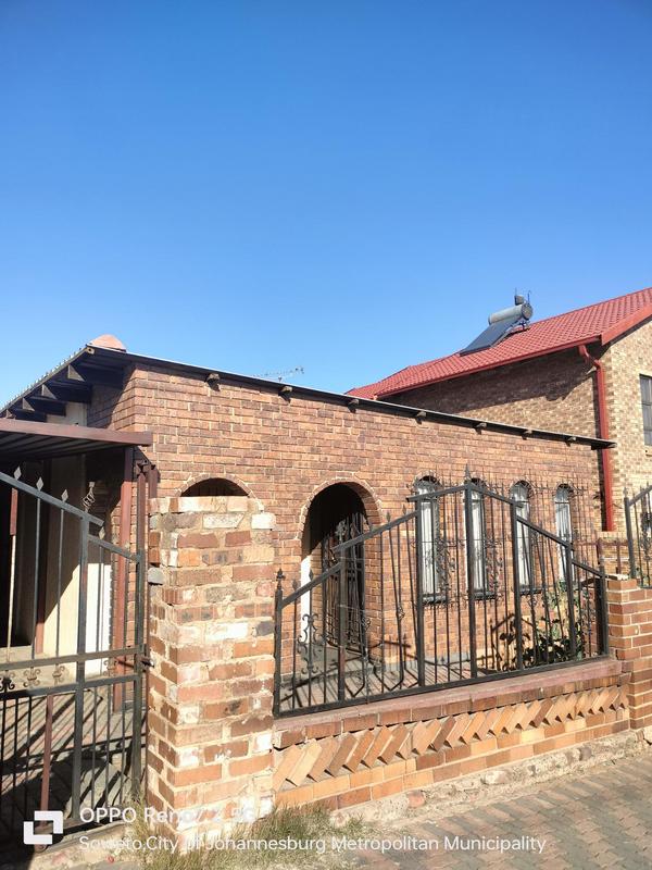 2 Bedroom Property for Sale in Dube Gauteng