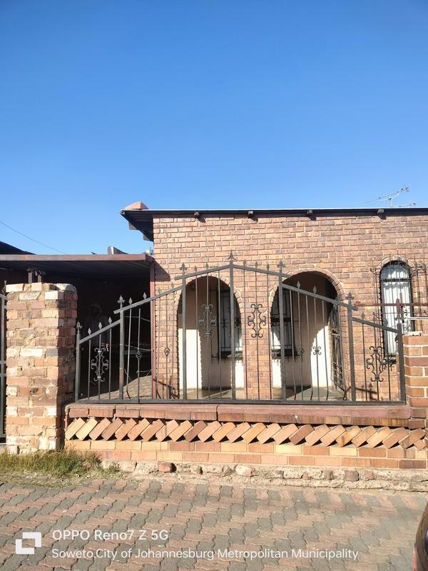 2 Bedroom Property for Sale in Dube Gauteng