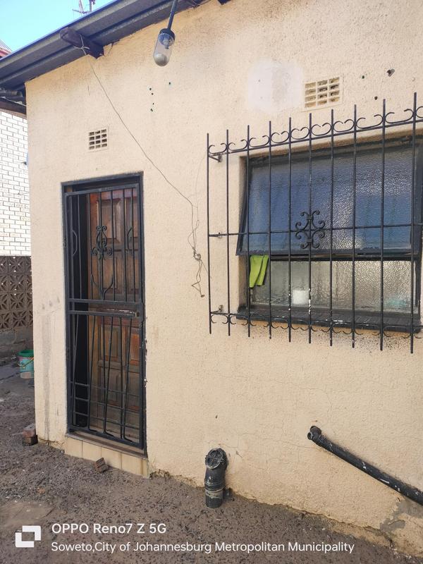 2 Bedroom Property for Sale in Dube Gauteng