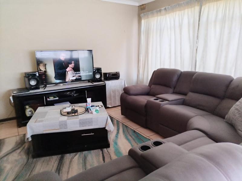 2 Bedroom Property for Sale in Vanderbijlpark CW 3 Gauteng