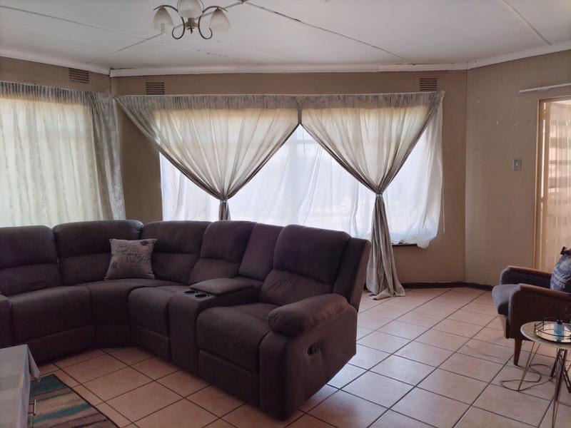 2 Bedroom Property for Sale in Vanderbijlpark CW 3 Gauteng