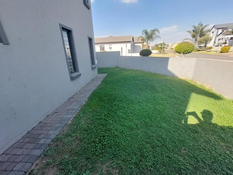 4 Bedroom Property for Sale in Summerfields Estate Gauteng