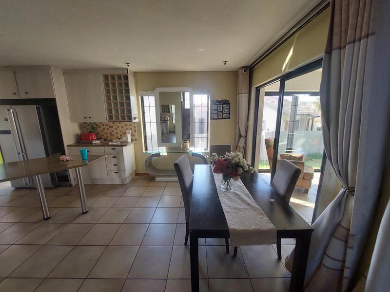 4 Bedroom Property for Sale in Summerfields Estate Gauteng