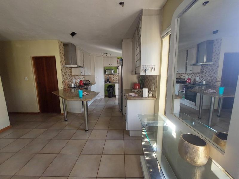 4 Bedroom Property for Sale in Summerfields Estate Gauteng