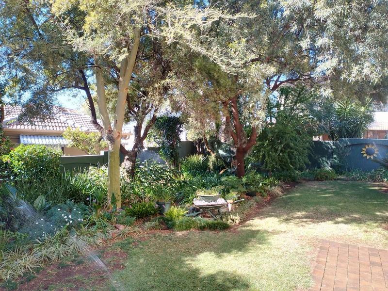 3 Bedroom Property for Sale in Featherbrooke Estate Gauteng