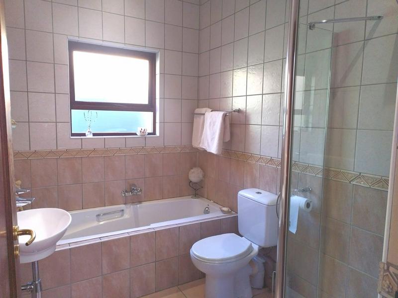 3 Bedroom Property for Sale in Featherbrooke Estate Gauteng