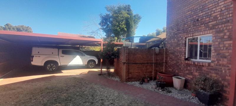 To Let 4 Bedroom Property for Rent in Zwartkop Gauteng